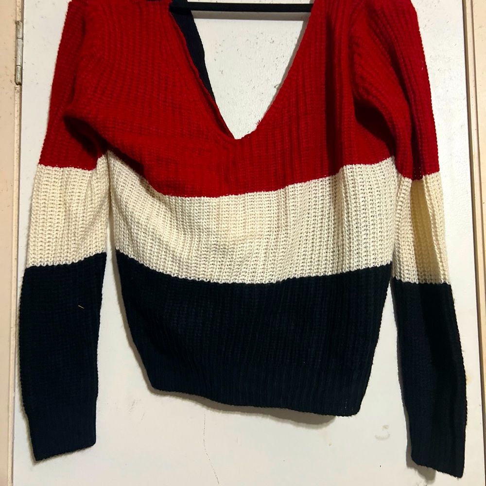Reb Black Cream sweater ! Sz L